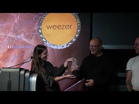 Where did Weezer Celebrate Their New Album??? The Empire State Building!